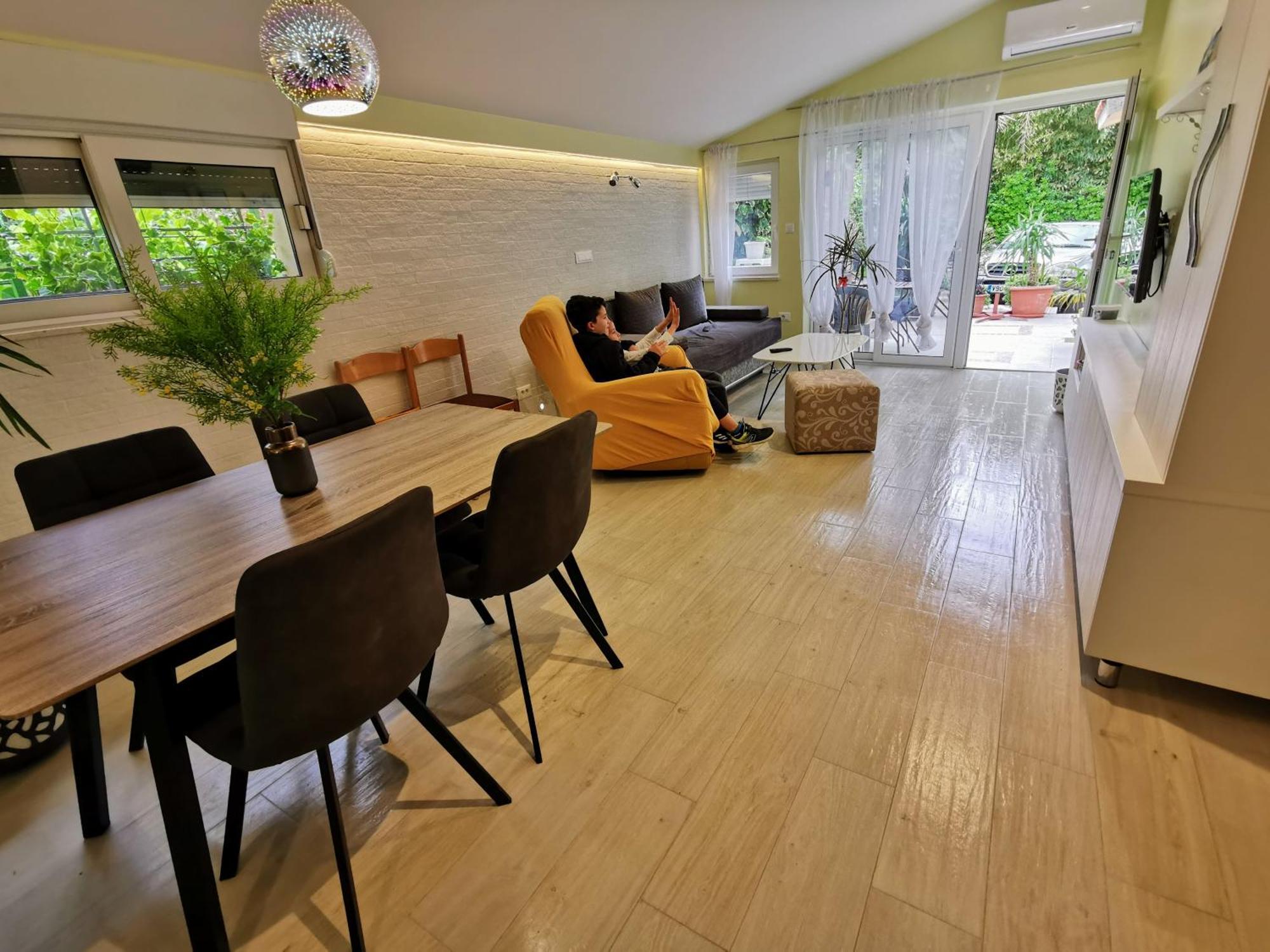 Apartments Ida & Miljenko Kaštela Zimmer foto