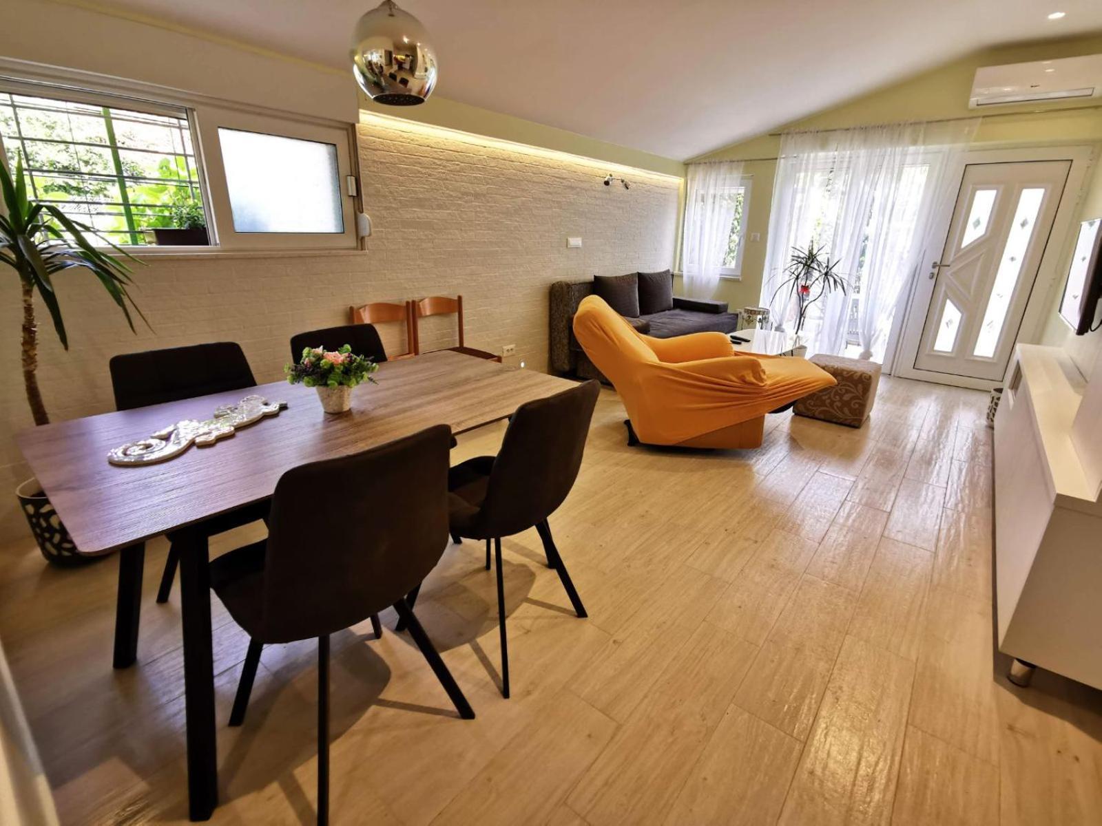 Apartments Ida & Miljenko Kaštela Zimmer foto