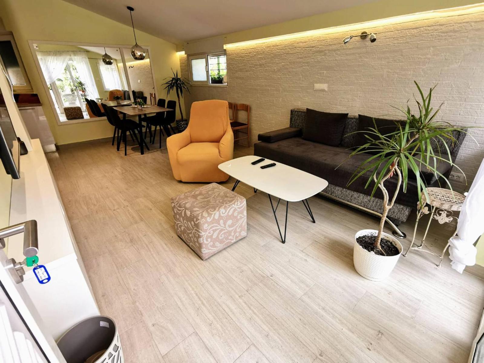 Apartments Ida & Miljenko Kaštela Zimmer foto