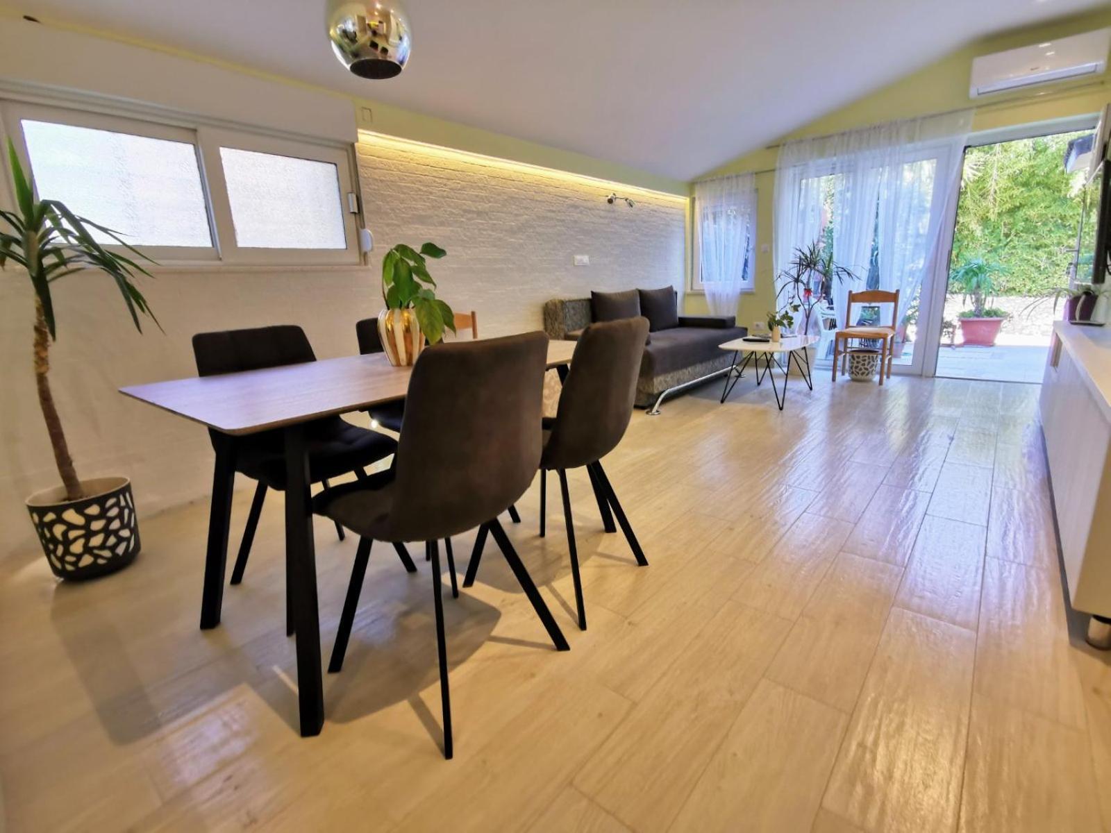 Apartments Ida & Miljenko Kaštela Zimmer foto
